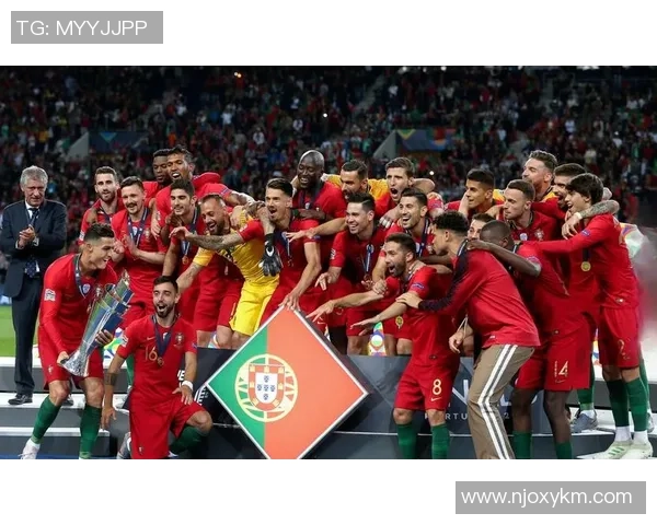 足球明星拼凑壁纸图片展现球场魅力与个人风采的完美结合 足球明星拼凑壁纸图片展现球场魅力与个人风采的完美结合